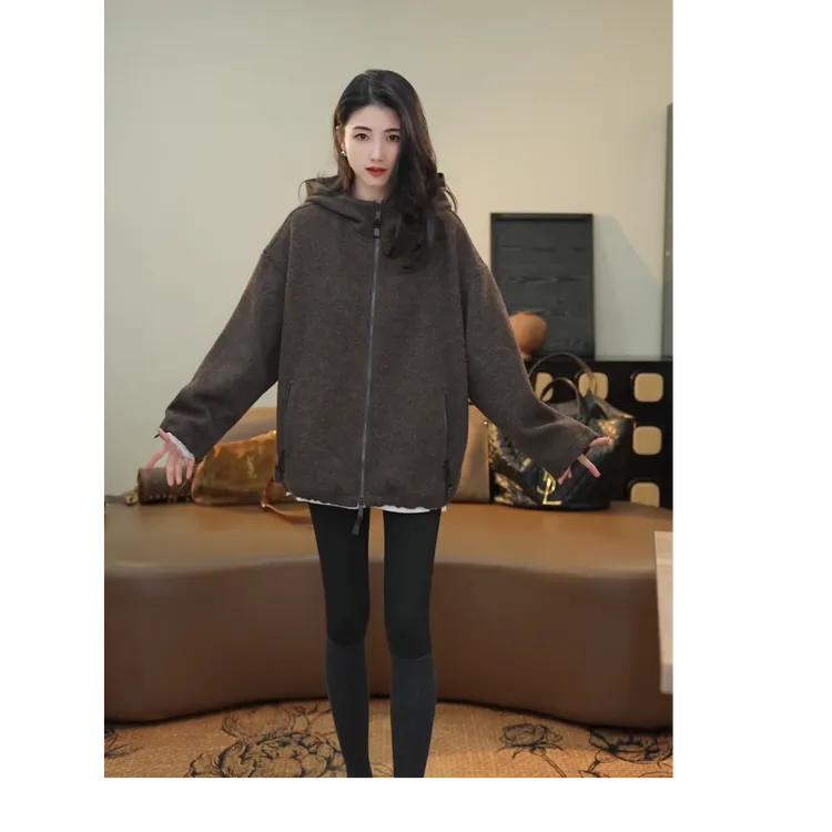 小乖逃舒适咖色外套绒绒连帽内里双口袋拉链秋冬宽松250986