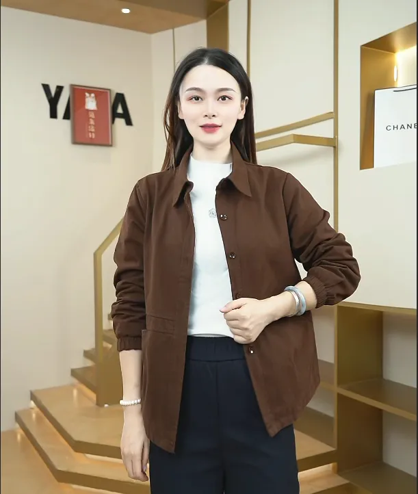 2025秋季翻领新款气质妈妈装洋气大码秋装长袖显瘦百搭外套
