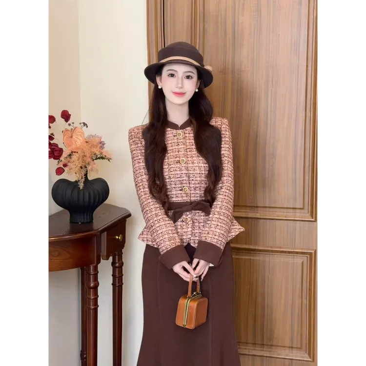 LiLi李李家【爱乐之城】法式粉棕色小香羽绒外套半裙套装XMZH10327