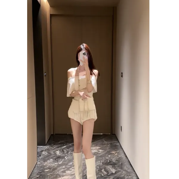 性感辣妹气质不规则一字肩上衣女夏季2025新款设计感小众显瘦短裤