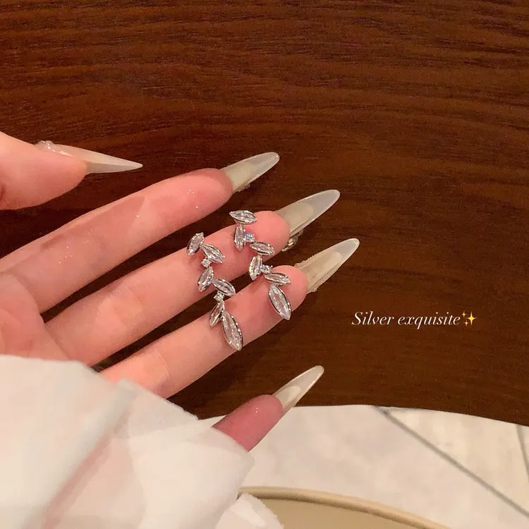 铜合金合成锆石耳饰 秋冬闪锆叶子麦穗流苏耳环女高级感耳钉耳饰