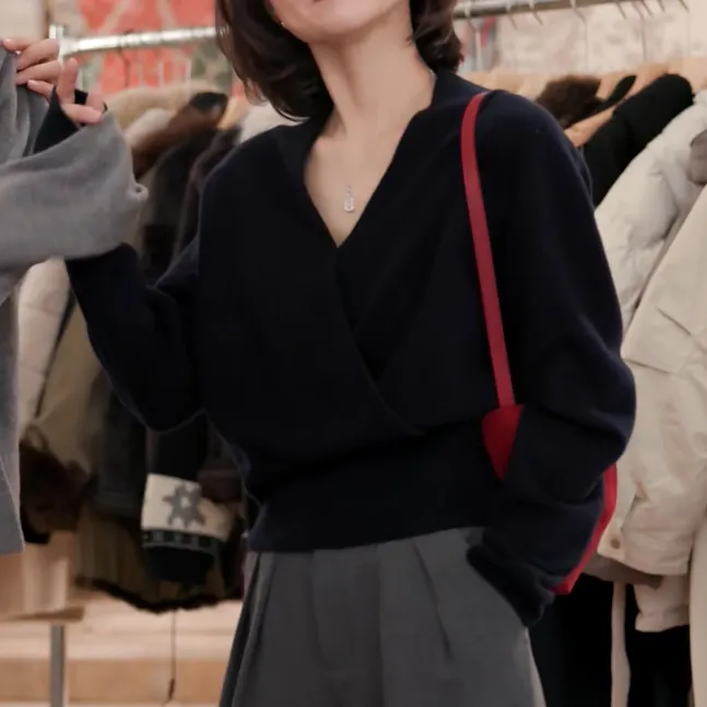 噢芬/小个子【栩酥】100%绵羊毛法式交叉领宽松羊毛衫上衣522725