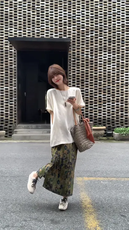 老钱风套装两件套高级感2025夏季韩版短袖t恤上衣复古印花半身裙