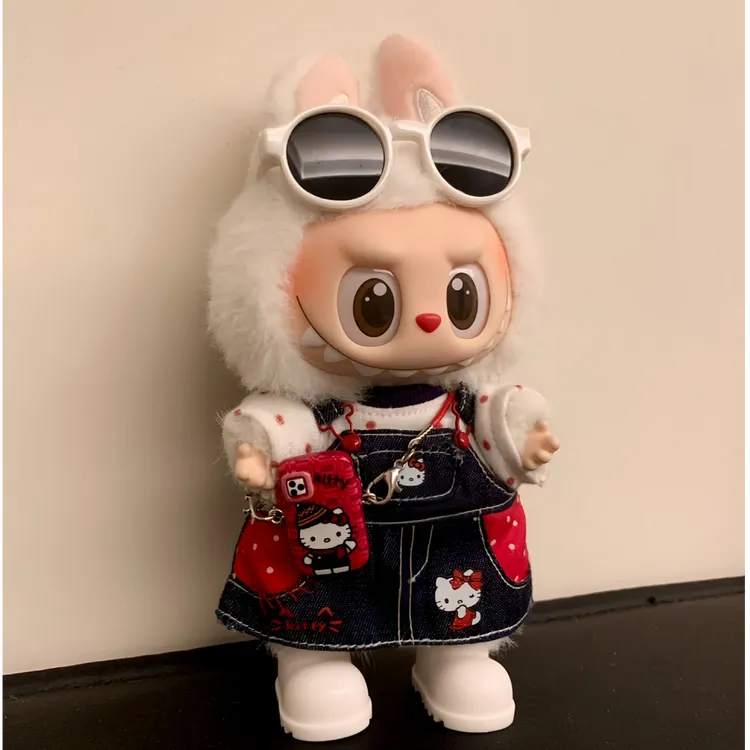 【仅售衣服】马克龙拉布布labubuHelloKitty娃衣一二三代17cm背带裤