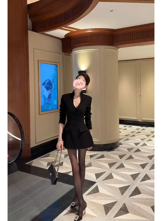 韩系气质高级感百搭收腰小西装赫本风单排扣显瘦中长款黑西装外套