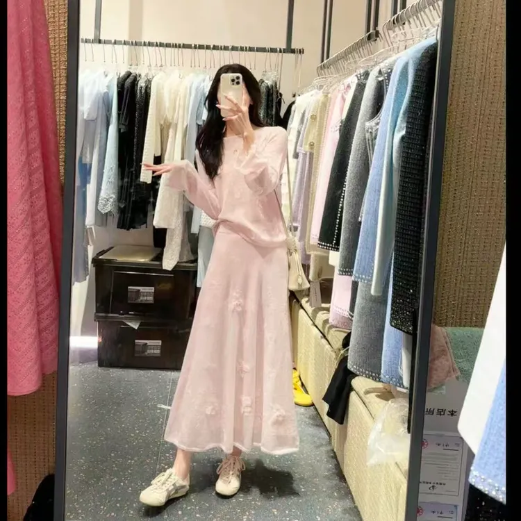 2025早秋新款韩系粉色高级感穿搭立体蝴蝶针织上衣半身裙两件套装