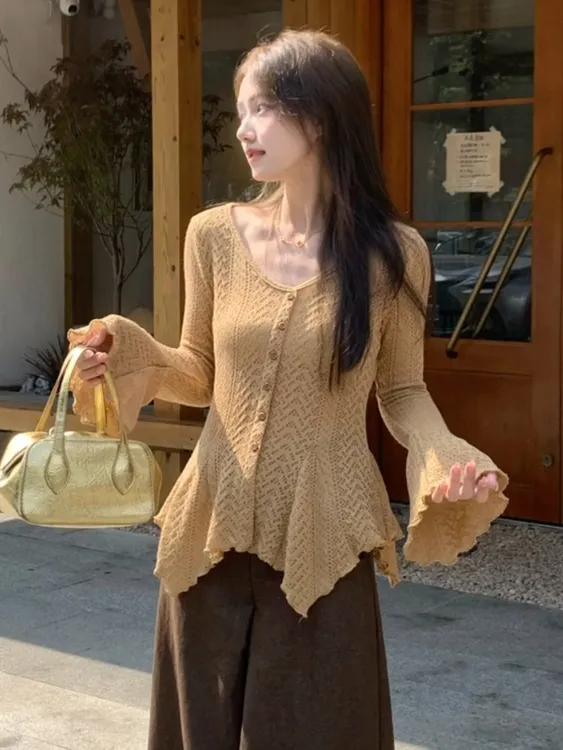 卡其色不规则长袖T恤女2025秋巨好看设计感独特漂亮显瘦气质上衣