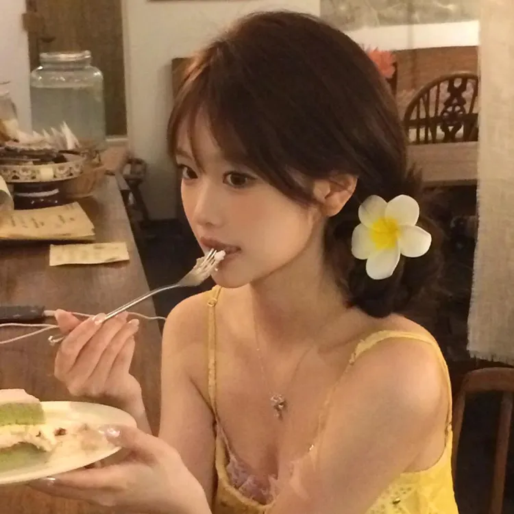 早秋浪漫少女鸡蛋花朵发夹侧边刘海碎发夹子度假海边沙滩拍照发饰