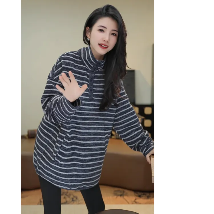 小乖逃休闲藏蓝黑白条纹T恤长袖休闲高领打底潮流百搭M9673