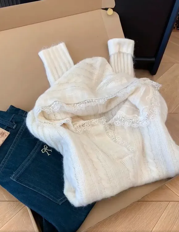 2025新款法式蕾丝拼接连帽针织衫女秋季新款慵懒软糯气质温柔毛衣