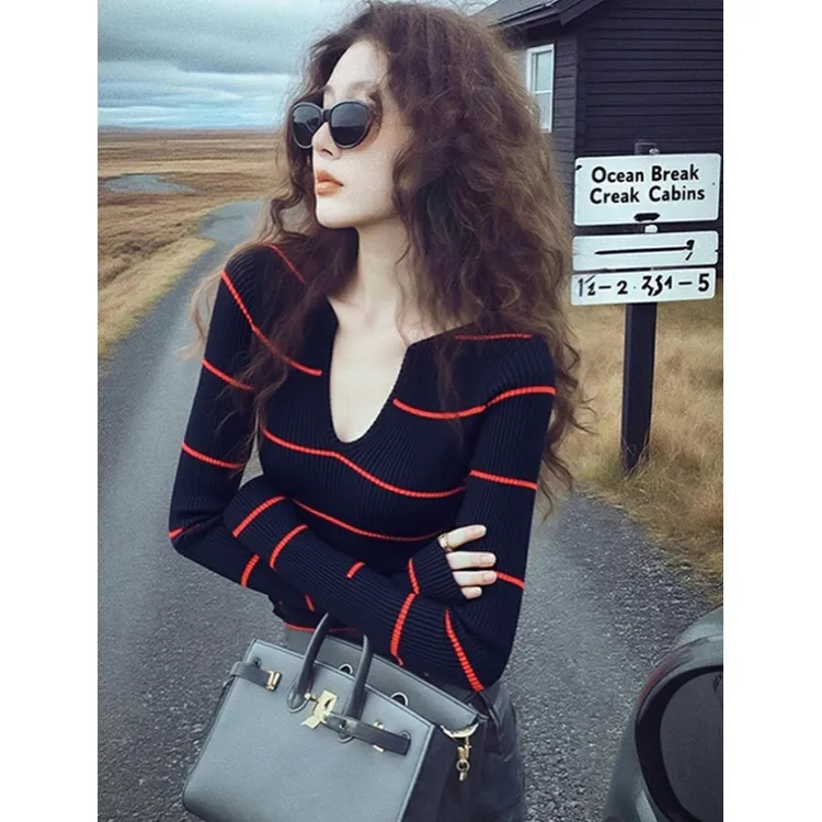 2025冬季高级感超好看独特别致设计感小众不撞款黑色条纹针织衫女