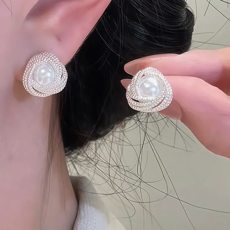 合金耳饰 法式小香风时尚珠珠耳钉女2025新款高级感轻奢气质耳饰