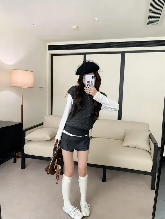 韩系早秋穿搭一整套气质高级感针织背心打底衫百搭裙裤宽松皮衣潮