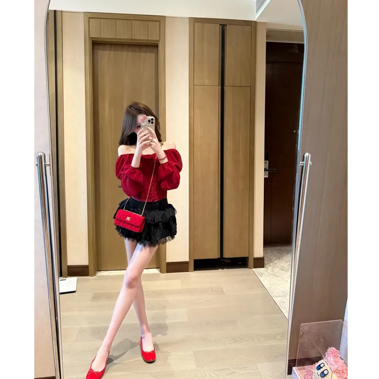 法式名媛一字肩红色衬衫女秋季巨好看设计感独特绝美上衣配半身裙