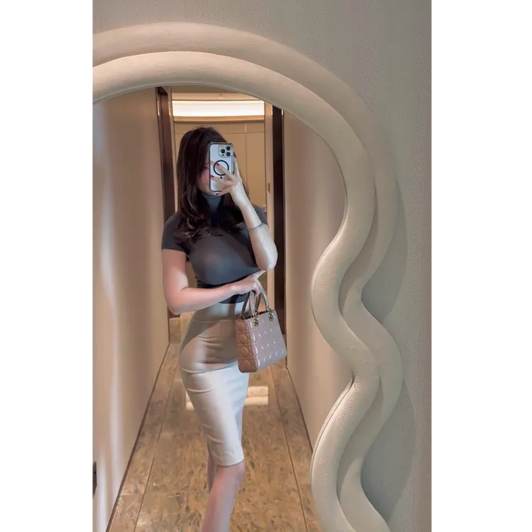 2025纯欲辣妹风短袖修身百搭T恤上衣收腰显瘦包臀半身裙套装