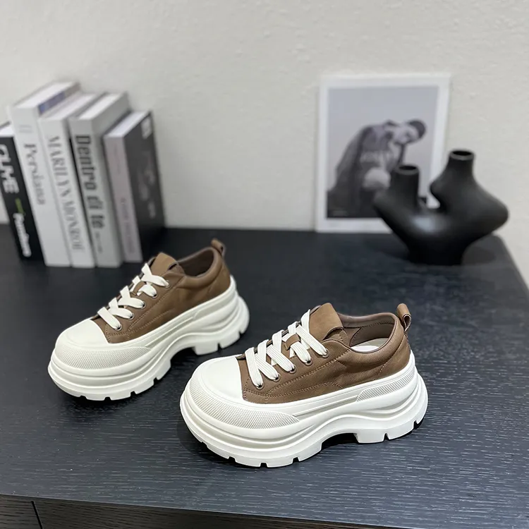 2025秋季新款爆款增高小个子松糕休闲运动真皮厚底加棉小白鞋女款