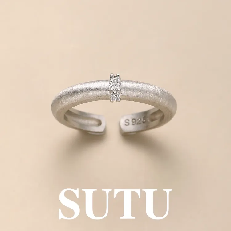 925银合成锆石戒指 缎面拉丝戒指女款秋冬复古中古欧若风食指戒