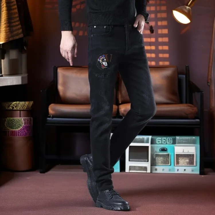 美杜莎刺绣潮牌欧货牛仔裤男硬汉风冬季加绒黑色弹力修身小脚裤