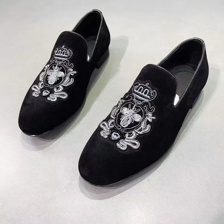 男鞋春季新款豆豆鞋男轻便透气乐福鞋软底软面低帮一脚蹬时尚刺绣