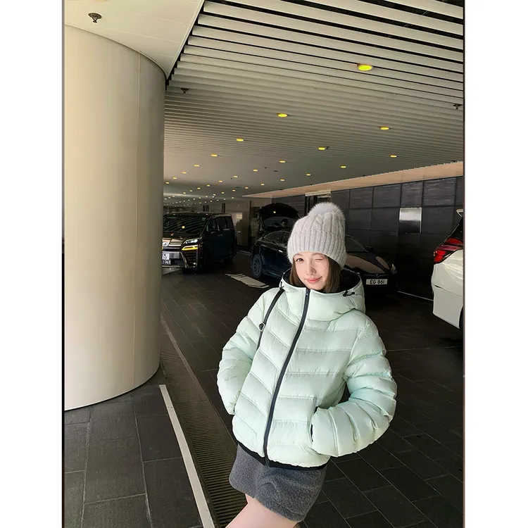 薄荷绿清新感连帽排骨棉服女冬季2025新款轻薄修身显瘦百搭棉衣