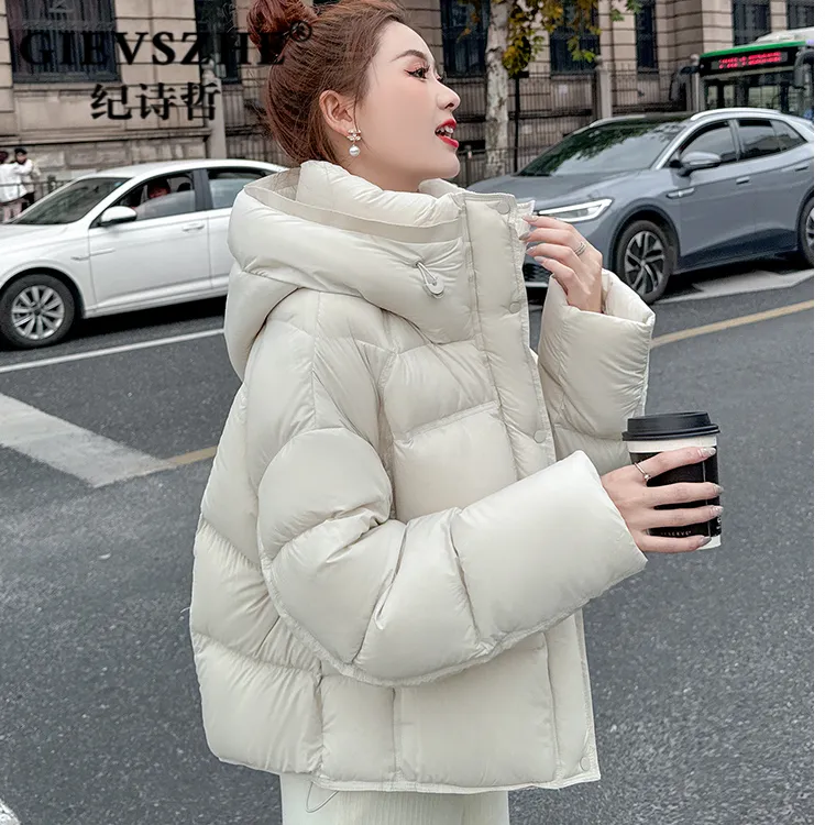 纪诗哲小个子羽绒服女短款2025冬季新款云朵泡芙时尚加厚连帽外套