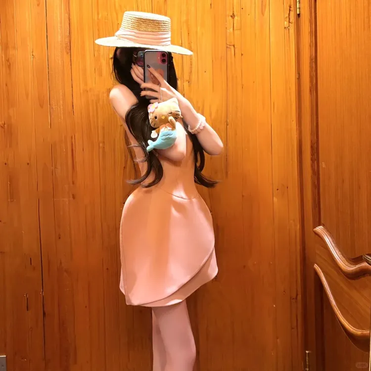 法式甜美无袖连衣裙女2025夏季新款高级感收腰显瘦绝美花苞短裙子