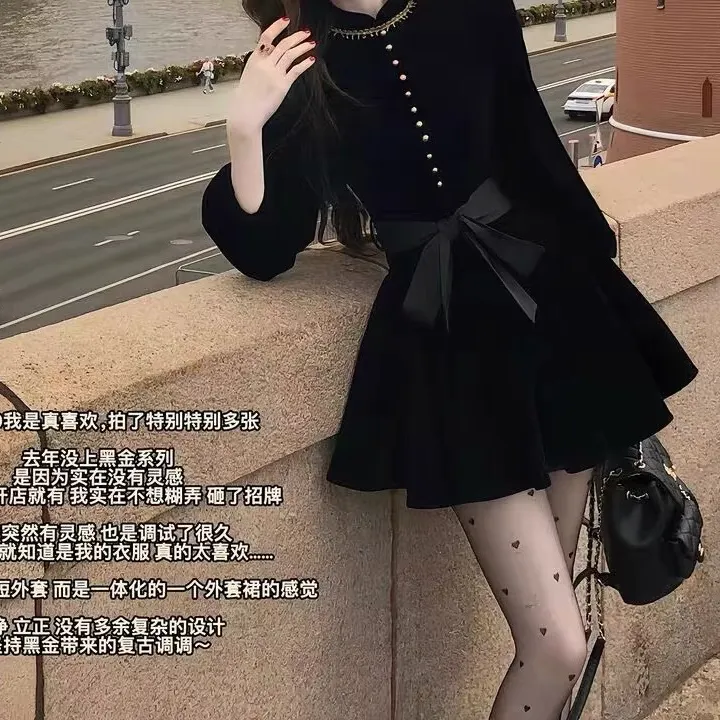 复古黑色丝绒连衣裙女秋冬新款法式赫本风气质千金收腰显瘦小黑裙