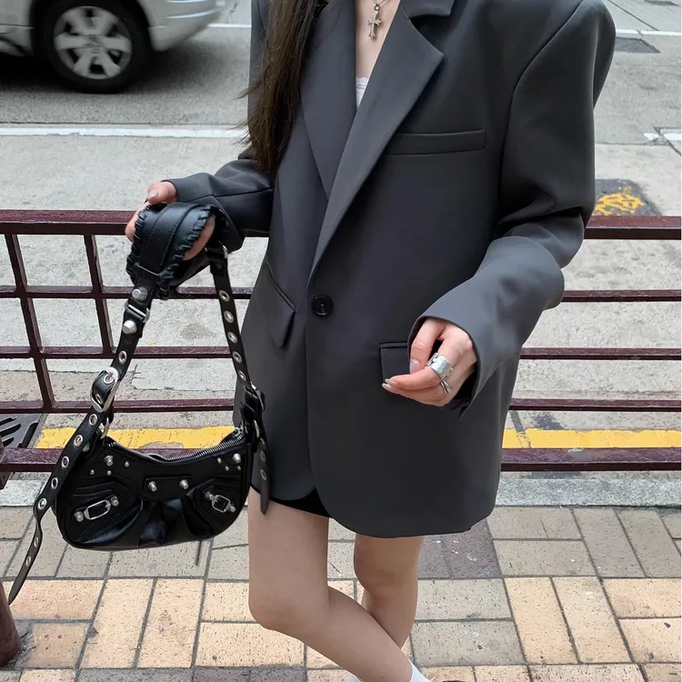 网红女春秋宽松黑色冬款黑色西装单排扣宽松型韩版