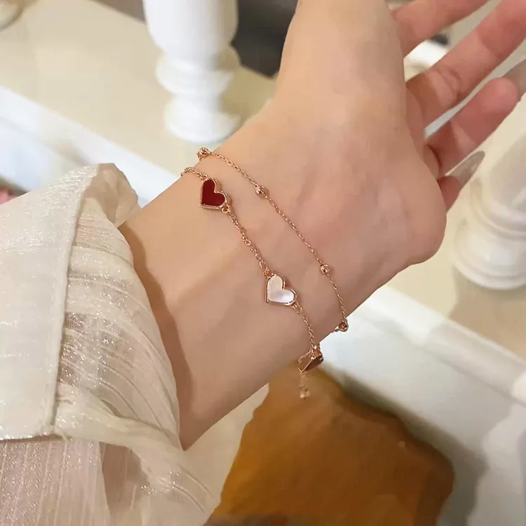 铜合金手链 复古红爱心双层叠戴手链女ins小众设计感精致闺蜜手饰