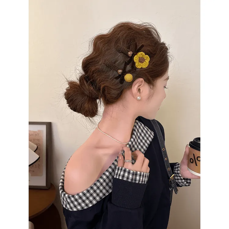 温柔花朵毛球蝴蝶结发夹女2025新款高端发卡前额碎发刘海夹盘发器