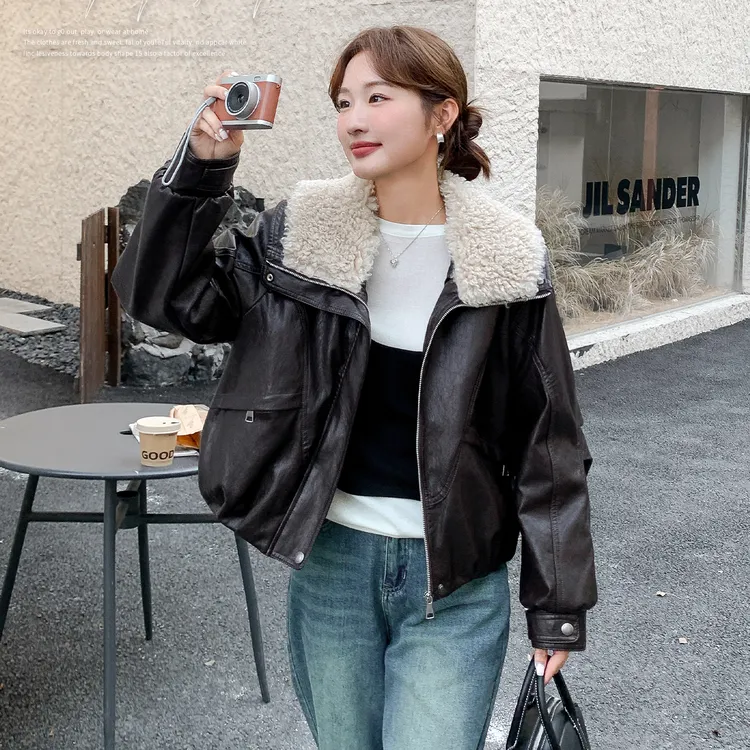 拉夏贝尔咖色翻领pu皮衣短外套女冬2025新款流行爆款加厚保暖上衣