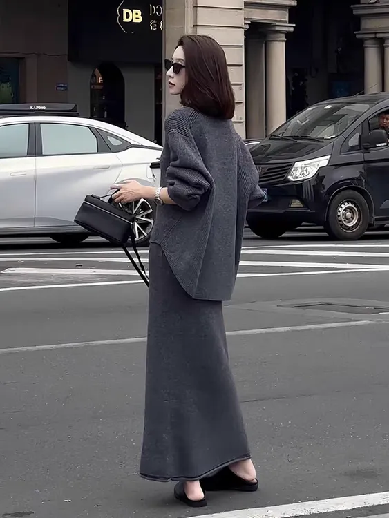 高级感老钱风独特绝美灰色坑条前短后长毛衣鱼尾半身裙两件套秋季
