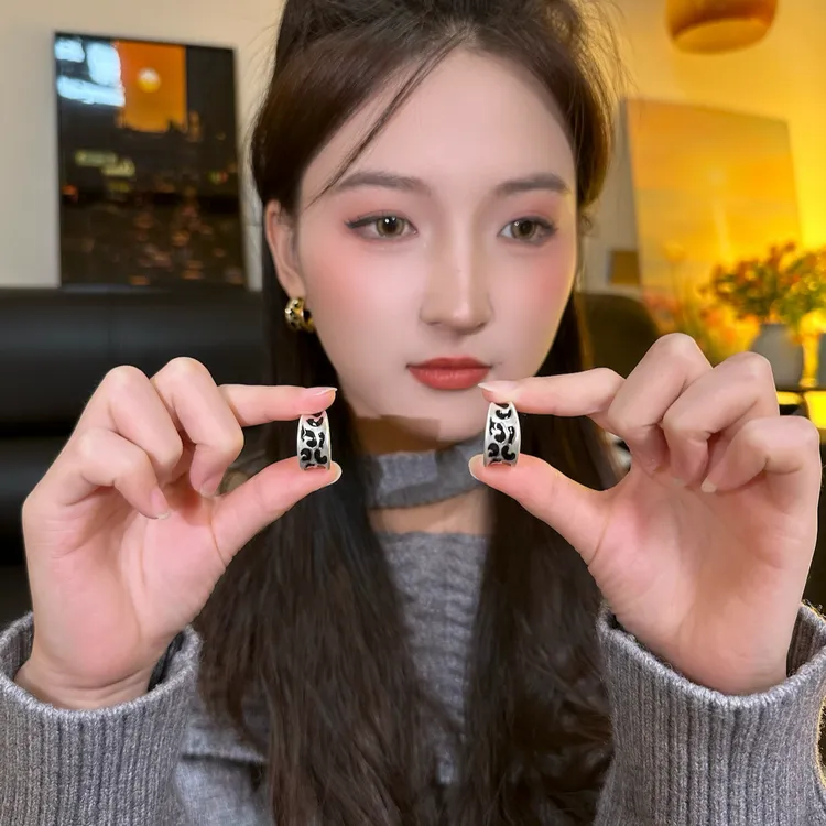 铜合金耳饰 复古豹纹耳钉简约百搭耳环ins轻奢高级女耳饰