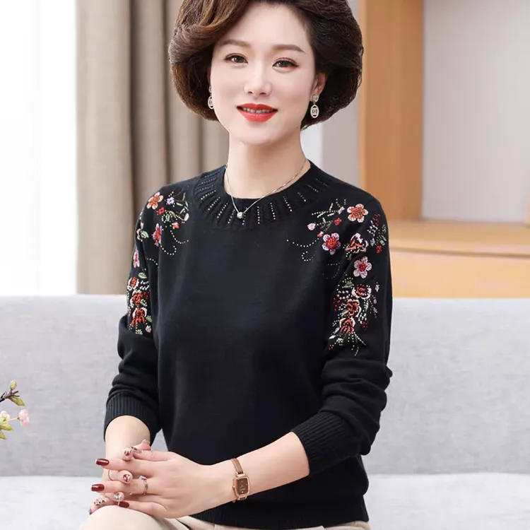 中老年人秋冬黑色大码圆领毛衣妈妈装长袖宽松上衣针织绣花打底衫