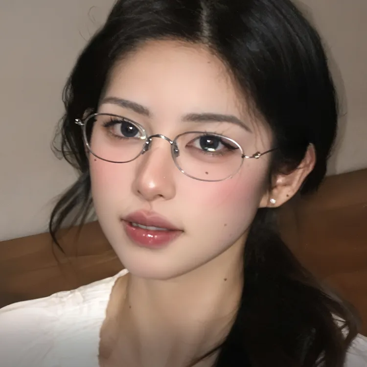 2025新款高智感女款纯钛椭圆小框眼镜清冷感金丝超轻近视度数可配