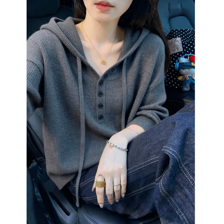 连帽通勤纯色套头针织衫好看独特2025秋冬百搭长袖上衣毛衣显瘦女