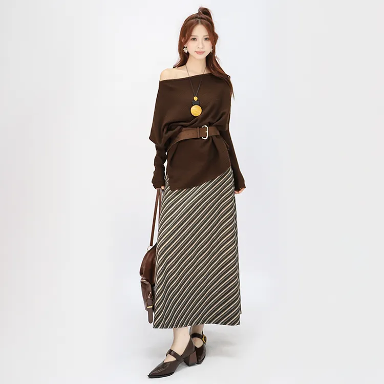 实拍法式淑女宽松慵懒风一字肩毛衣配腰带高腰垂感条纹半裙套装