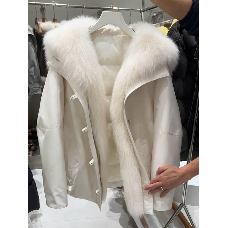 2025冬季新款韩系时尚简约设计感白色保暖棉服外套小个子百搭上衣