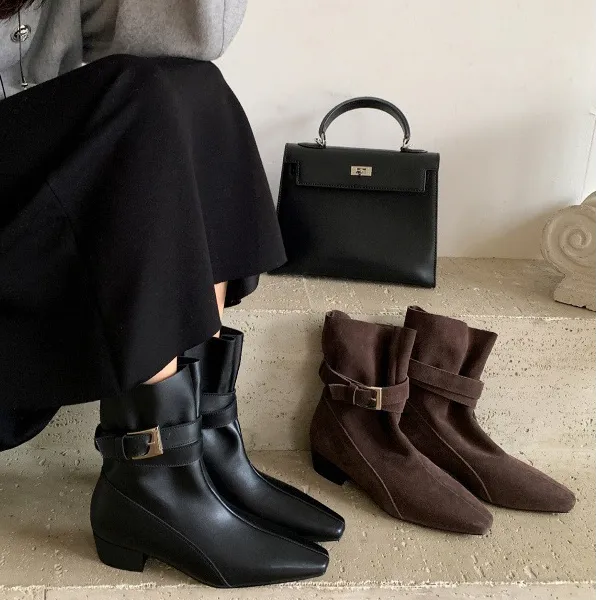 金慧彩英伦风方头短靴女2025新一脚蹬粗跟皮带扣百搭显瘦靴