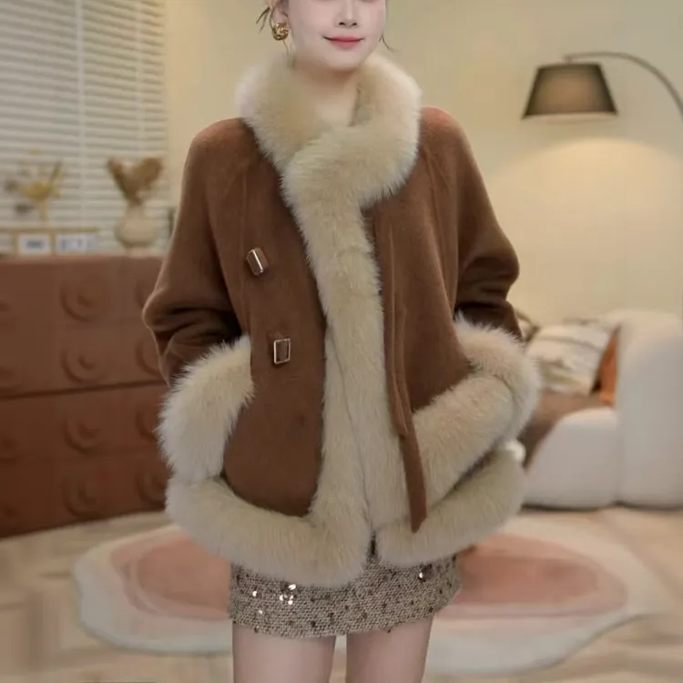 2025冬季长袖加绒加厚款女袖型时尚百搭宽松网红斗篷千金风皮草