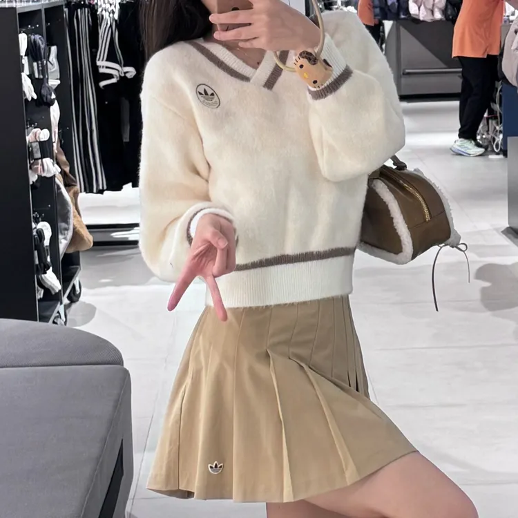 adidas/阿迪达斯三叶草新款 百搭复古千鸟格毛绒V领针织衫KC2687