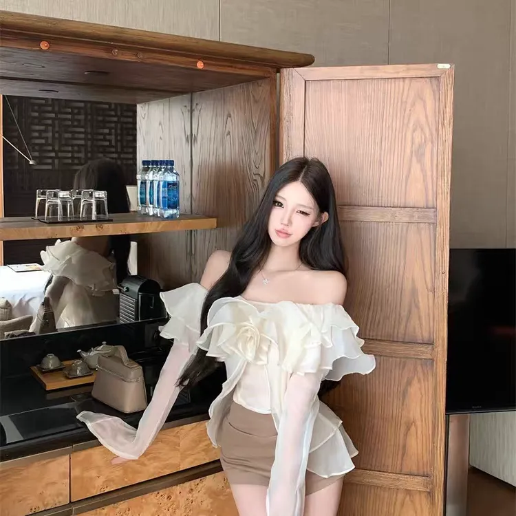 法式风情杏色一字肩荷叶边长袖衬衫女早秋精致修身