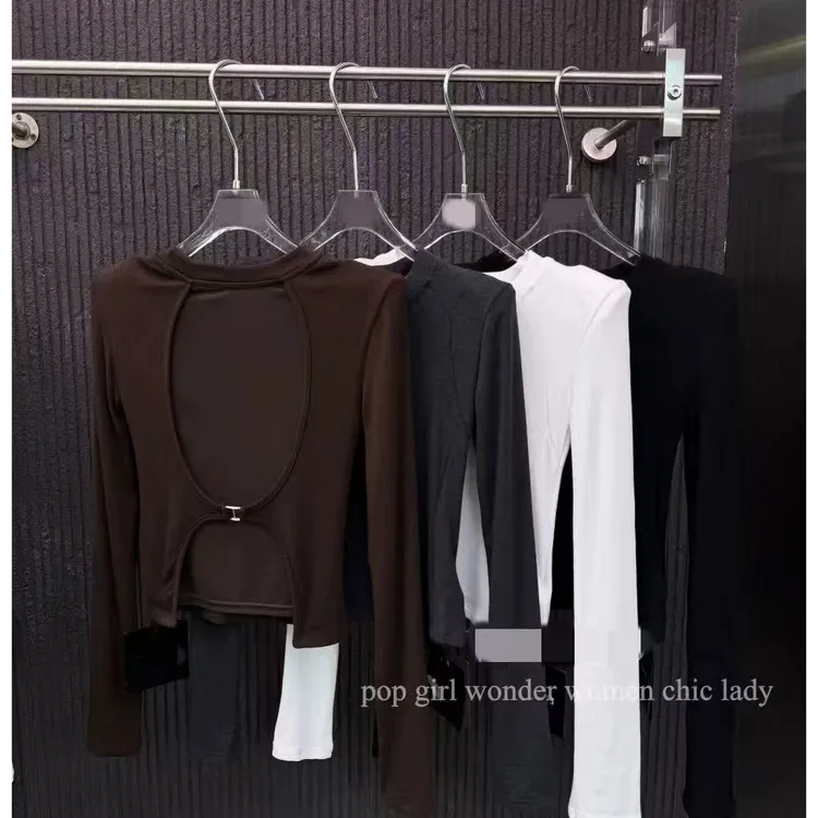 真真：秋季 定制款设计师后背镂空纱纱显瘦修身T恤