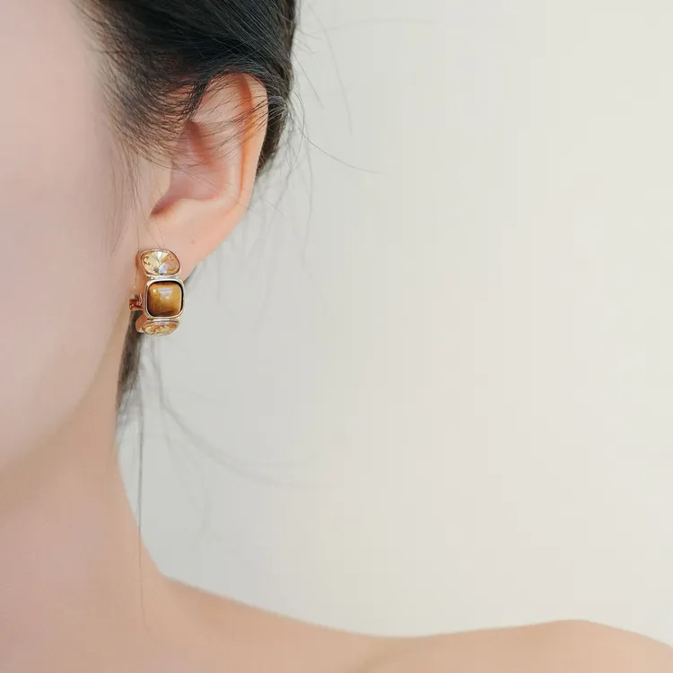 铜合金耳饰 美拉德色几何方块锆石耳环女新款设计感防过敏耳扣