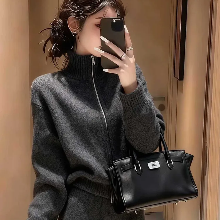 巨好看秋冬搭配一整套气质高级感灰色高领毛衣显瘦半身裙针织套装