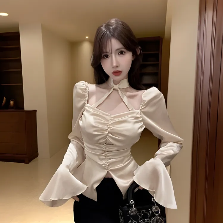 法式名媛高级感气质方领挂脖露背缎面喇叭袖设计感小开叉显瘦衬衫