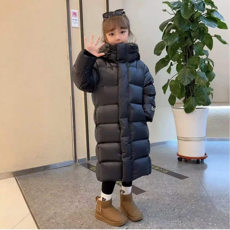 2025新款女童洋气儿童羽绒服加厚黑金小中大童中长款连帽过膝外套