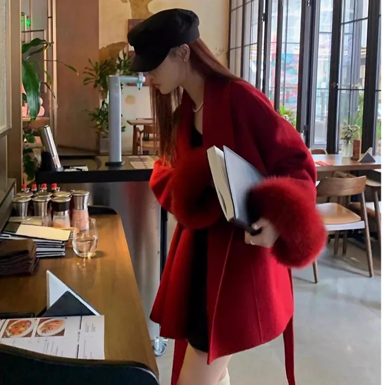 红色可拆卸仿狐狸毛袖双面呢大衣女2025新年本命年结婚毛呢外套