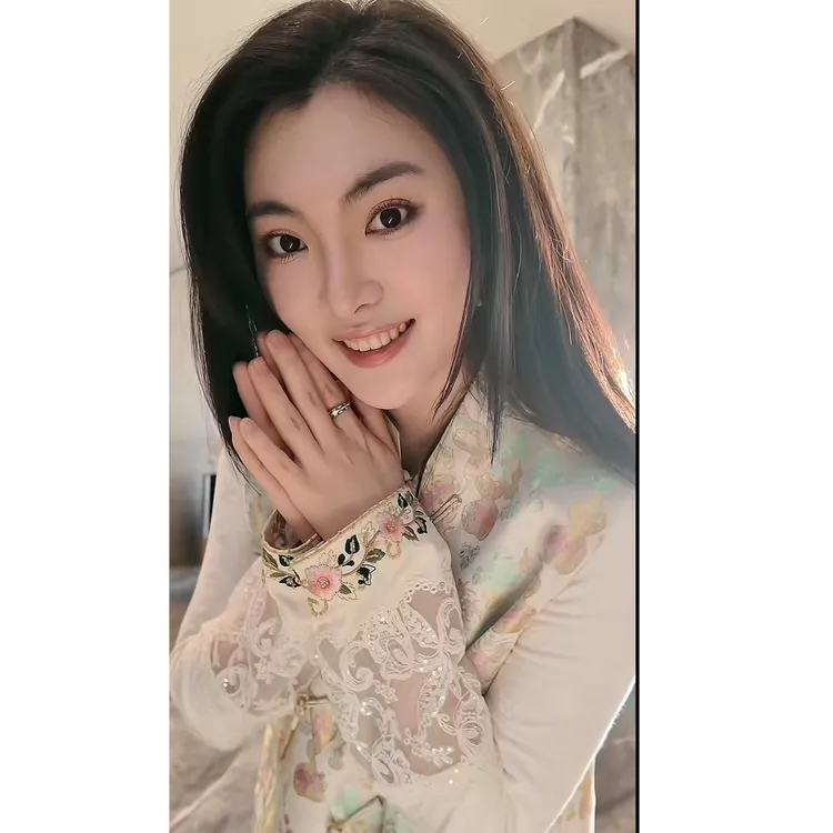 ARMS WELL王囡囡 白色提花袖口拼蕾丝钉珠新中式国风长袖 L298