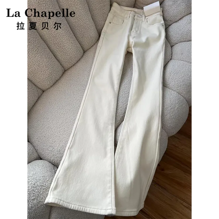 拉夏贝尔米白弹力微喇叭牛仔裤女2025冬高腰修身显瘦小个子马蹄裤